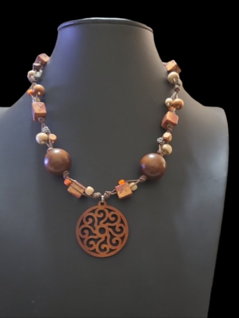 Handmade Boho Wooden Hand Beaded Necklace 18inchL10